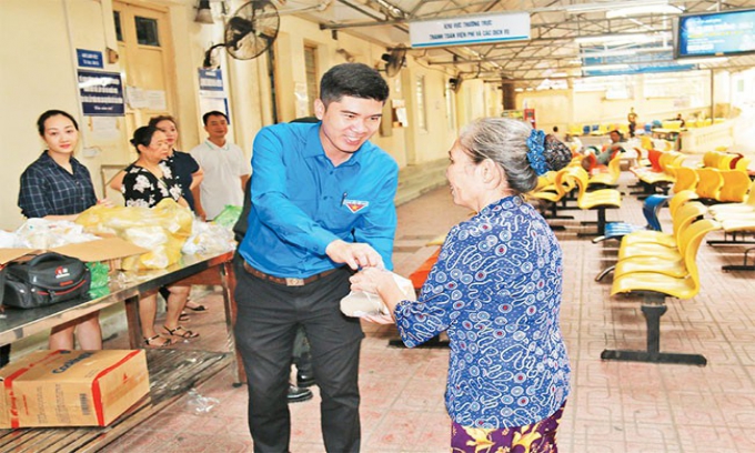 Lê Văn Ba người khơi dậy phong trào tình nguyện vì cộng đồng